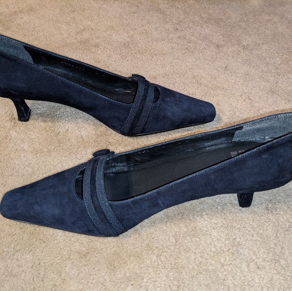 Stuart Weitzman Blue Suede Kitten Heels - Picture 3 of 5